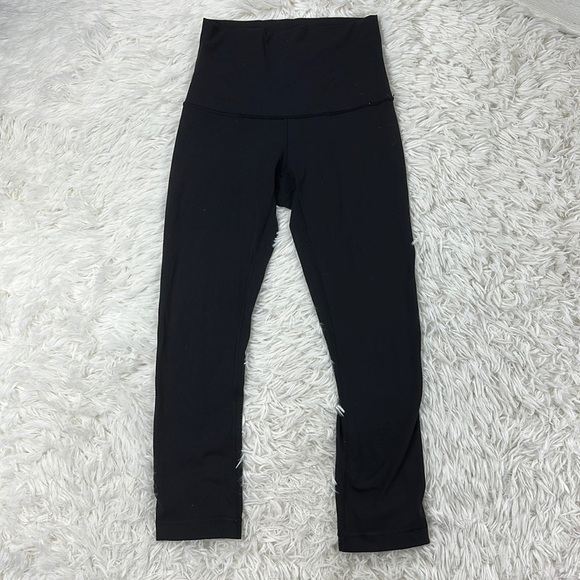 Lululemon Wunder Under Crop - Picture 1 of 7